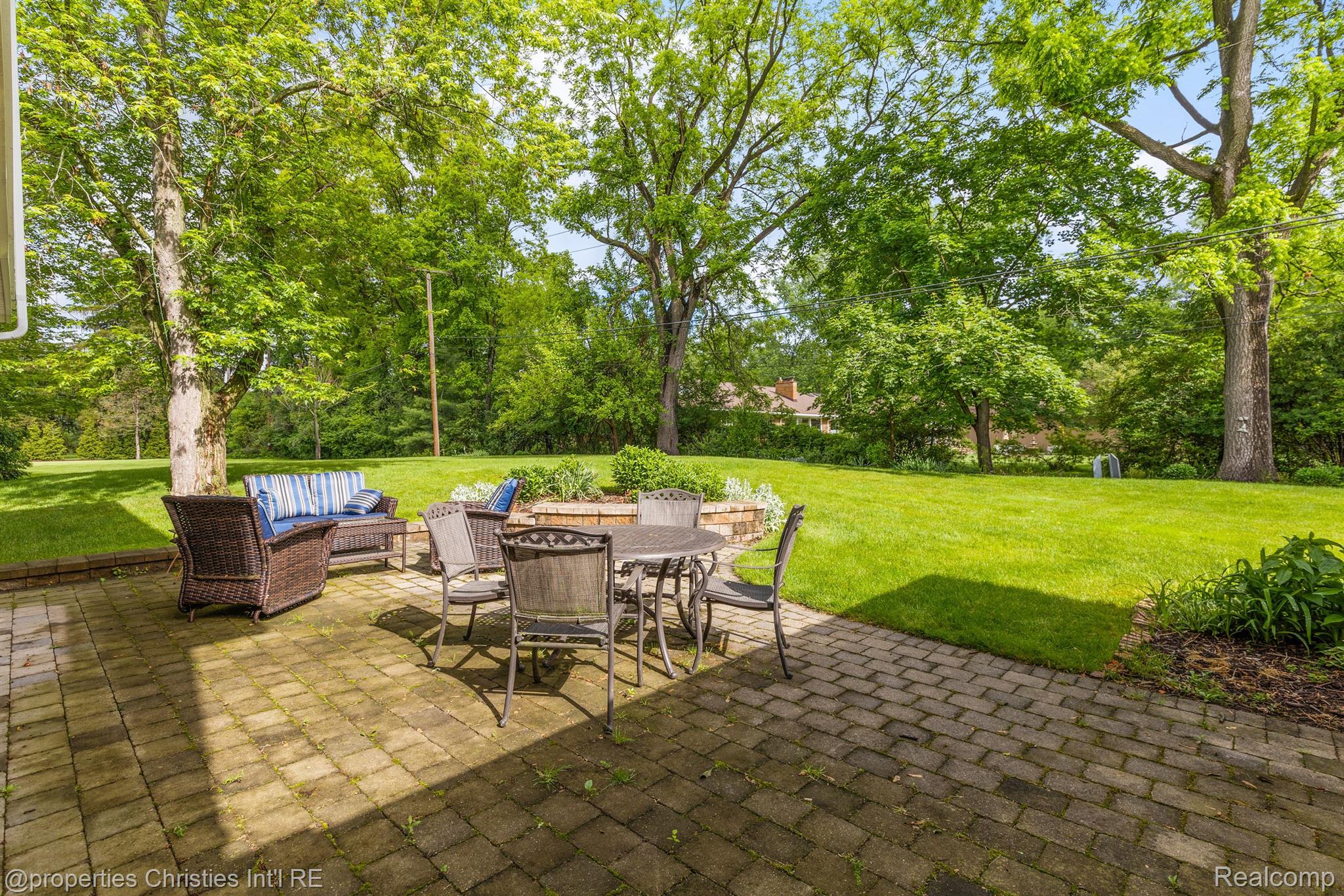 1760 CEDAR HILL Drive