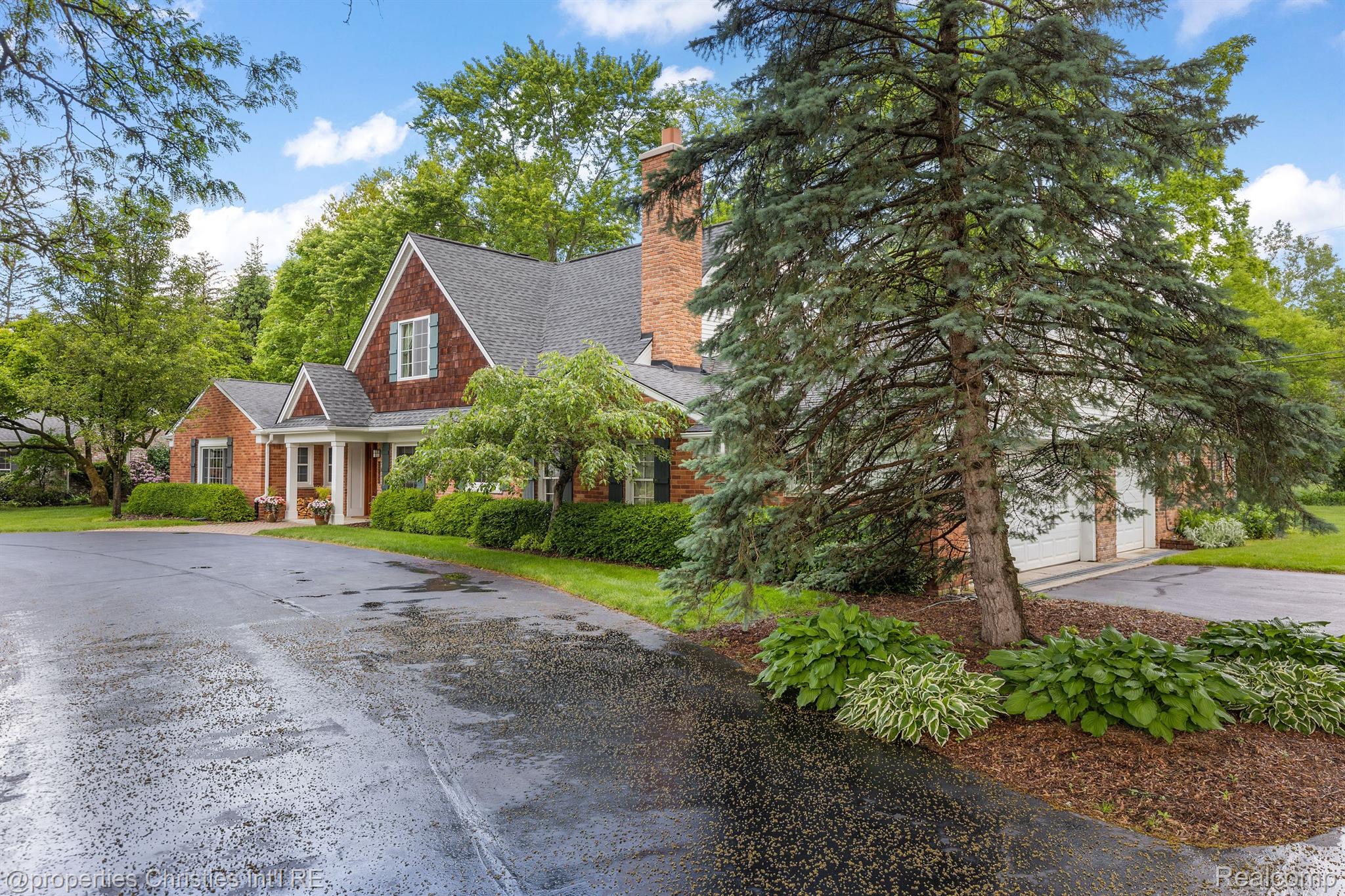 1760 CEDAR HILL Drive