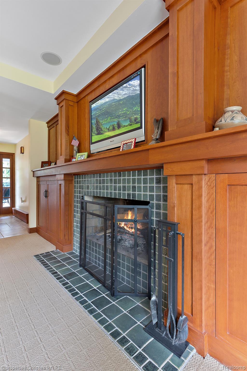 1760 CEDAR HILL Drive
