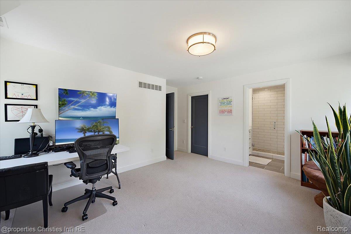 1186 Westwood Drive