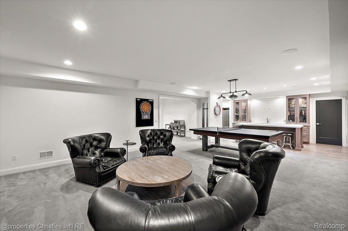 1186 Westwood Drive