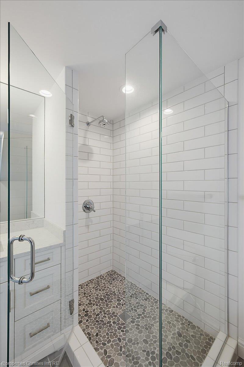 1186 Westwood Drive