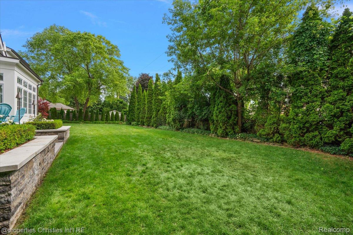1186 Westwood Drive