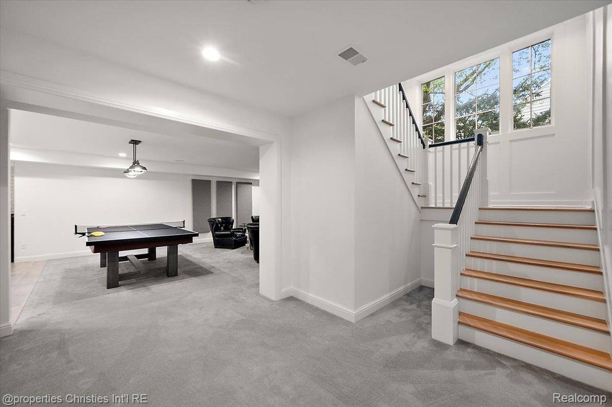 1186 Westwood Drive