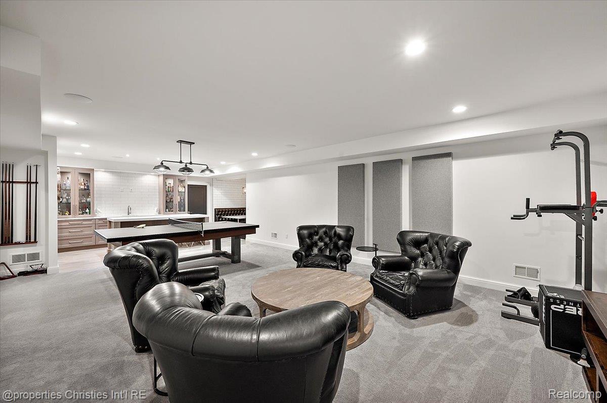 1186 Westwood Drive