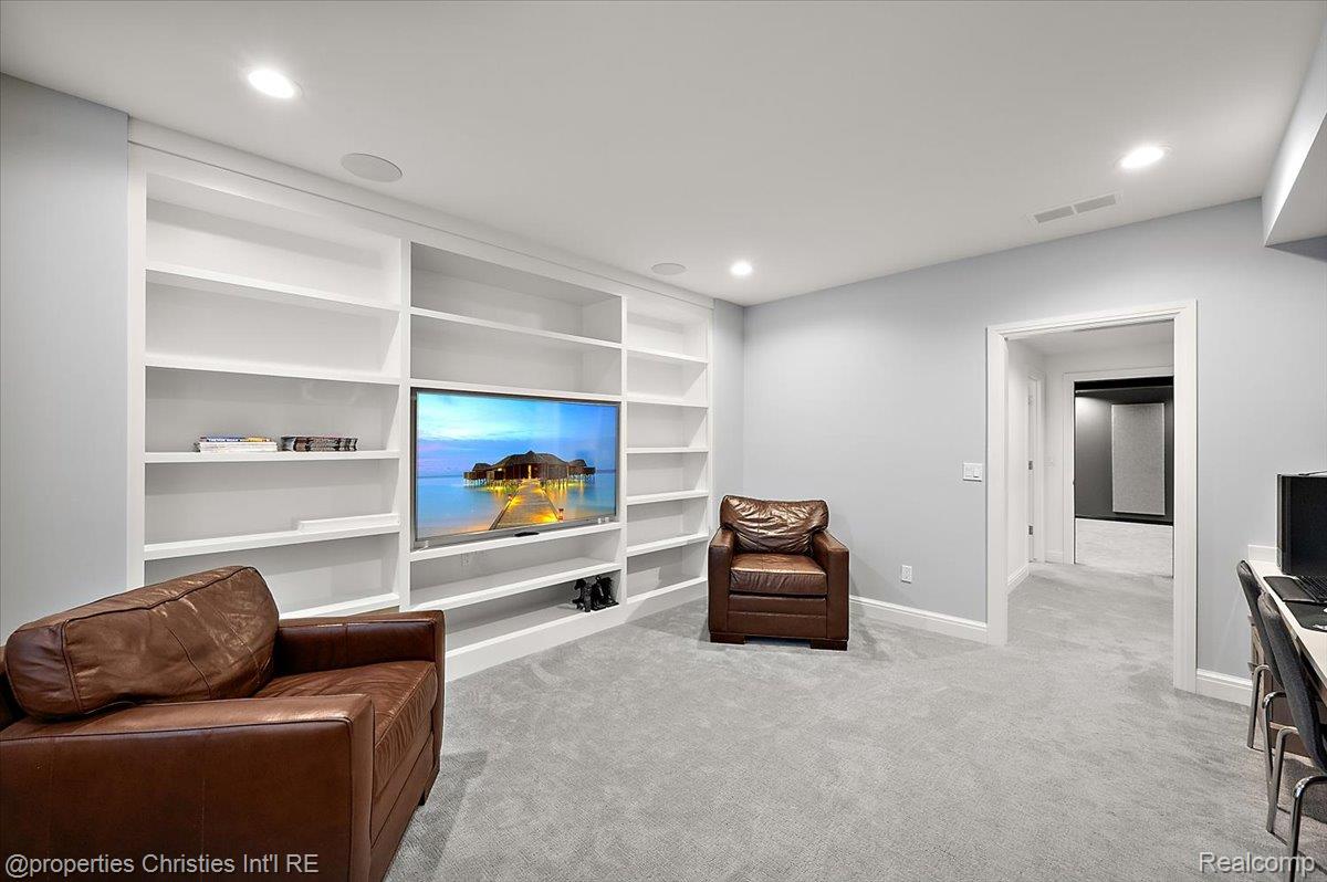 1186 Westwood Drive
