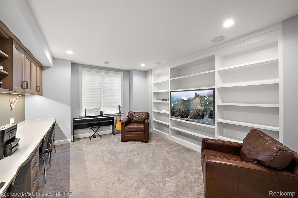 1186 Westwood Drive
