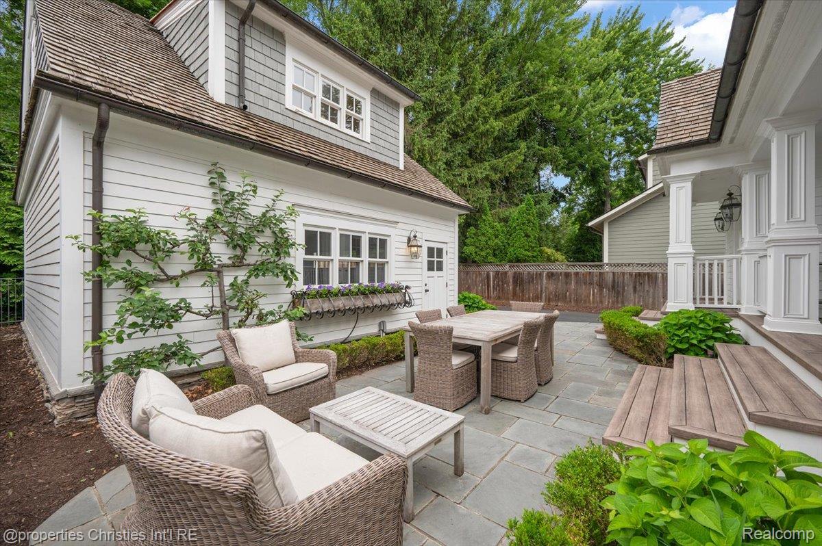 469 Bonnie Brier Street