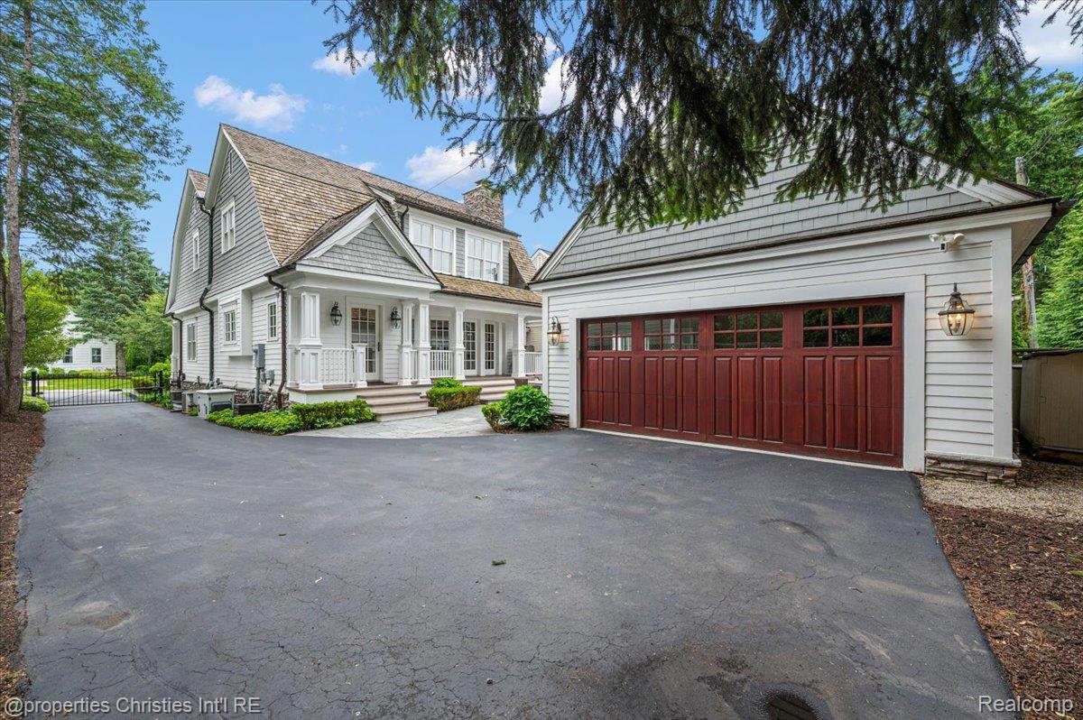 469 Bonnie Brier Street