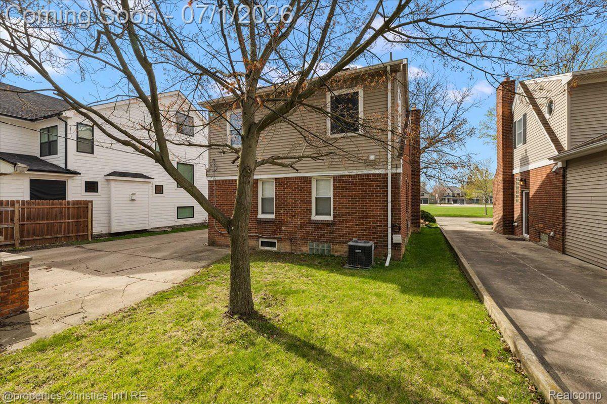 2209 Windemere Road