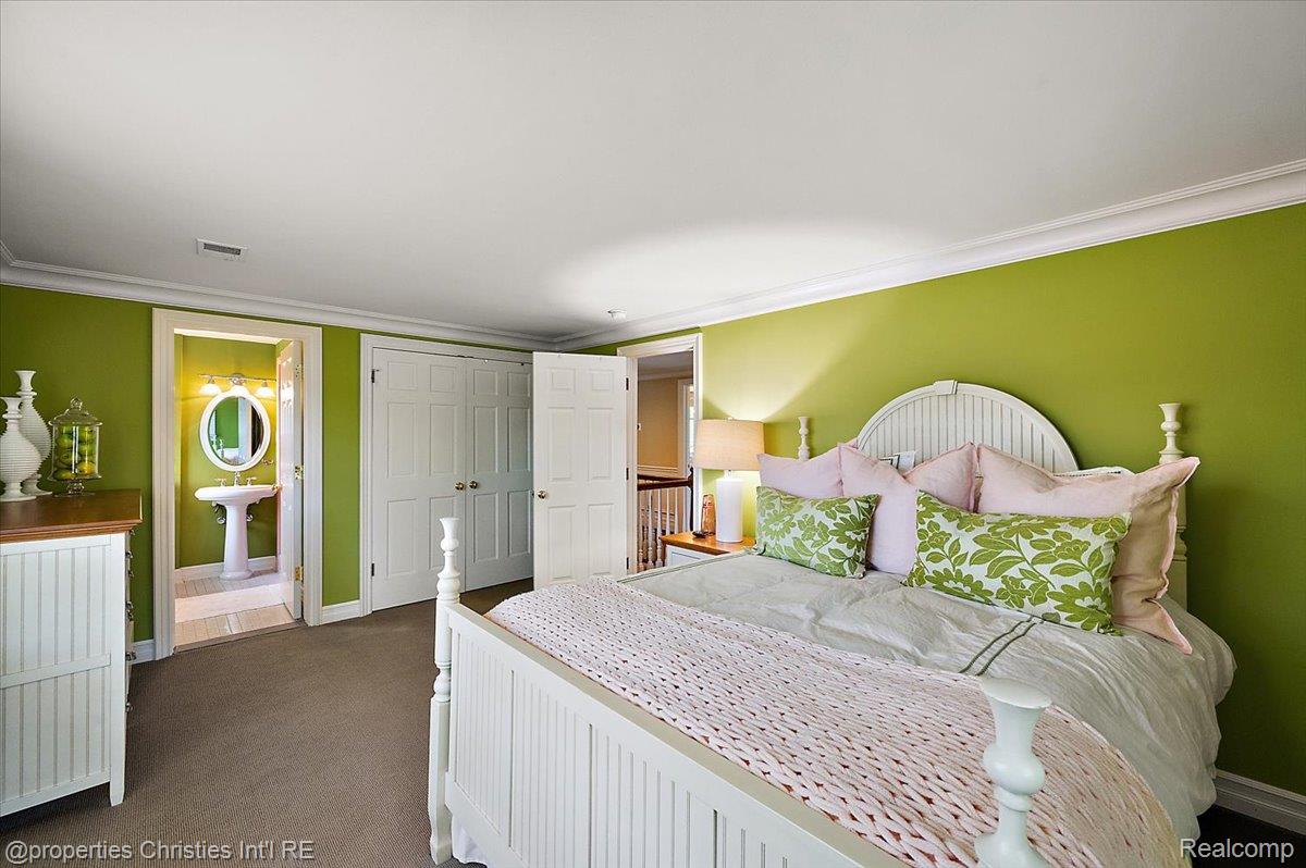 135 Clifton Road