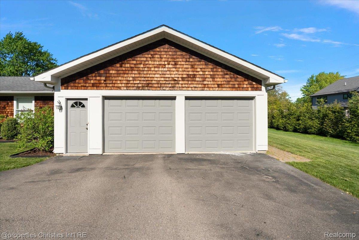 2985 Summervale Lane