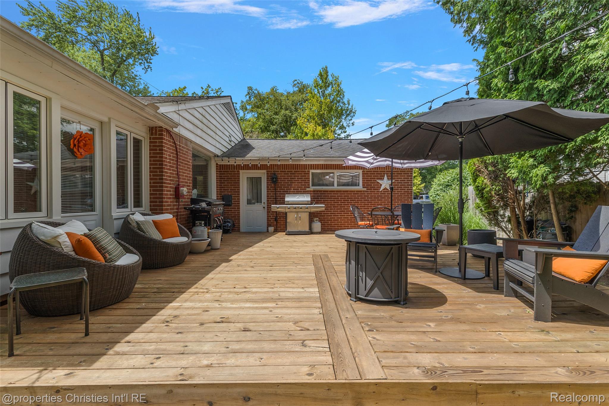 925 Westchester Way