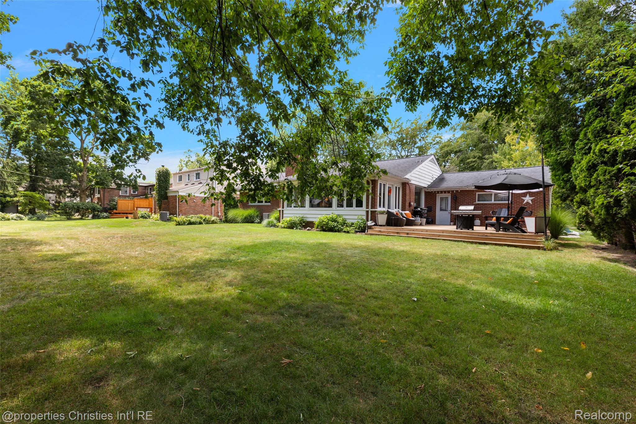 925 Westchester Way