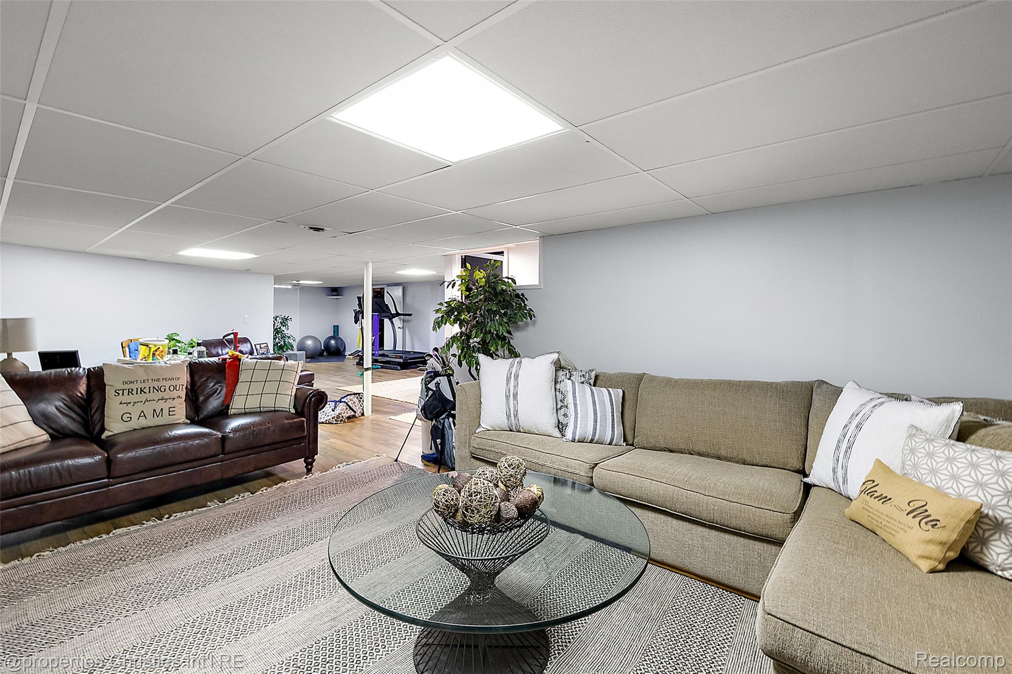 925 Westchester Way