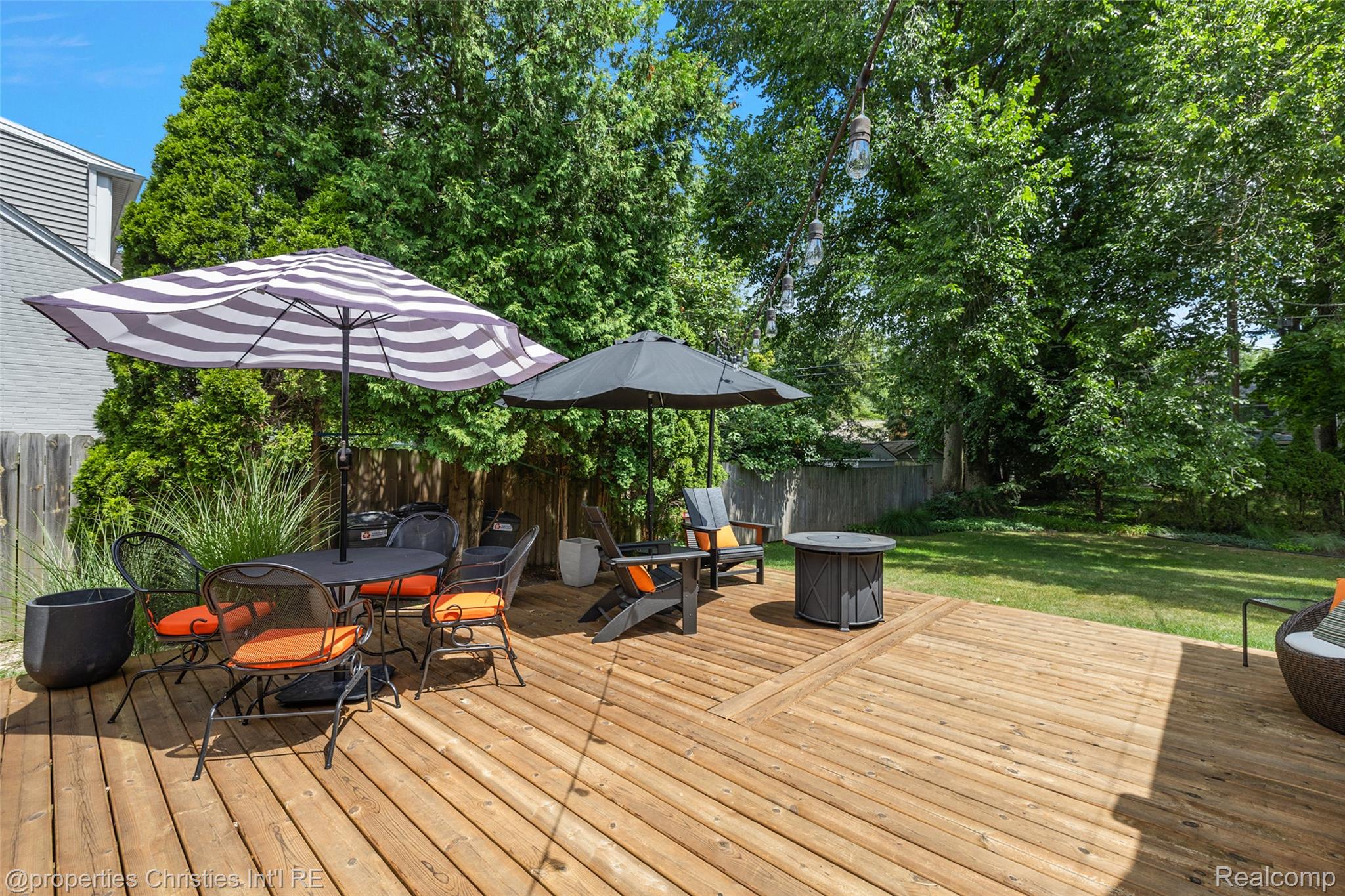 925 Westchester Way