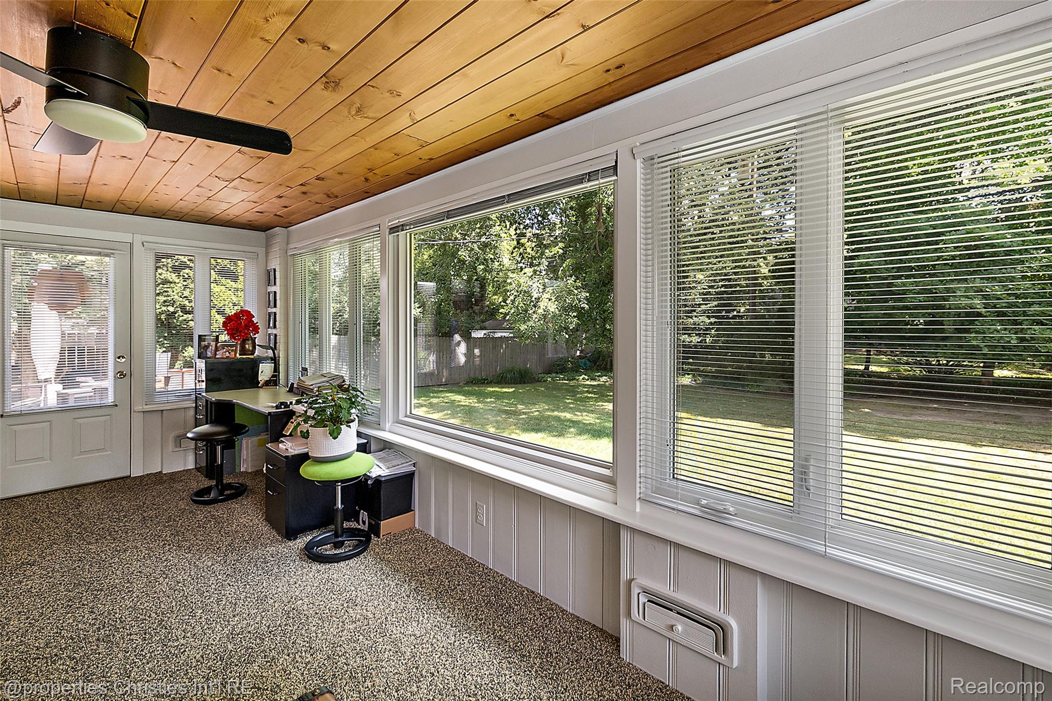 925 Westchester Way