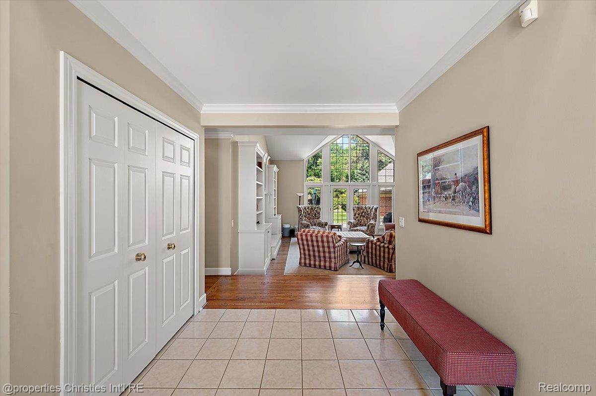 3021 E Ridge Court