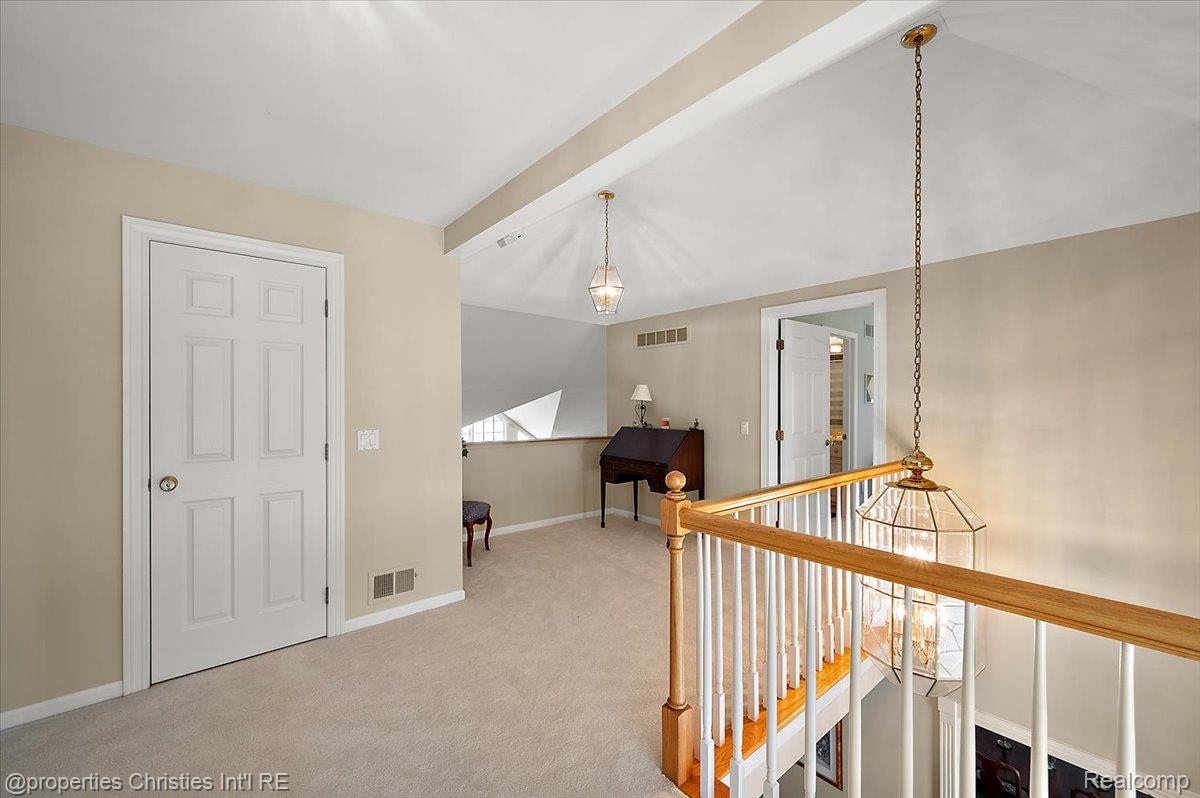 3021 E Ridge Court