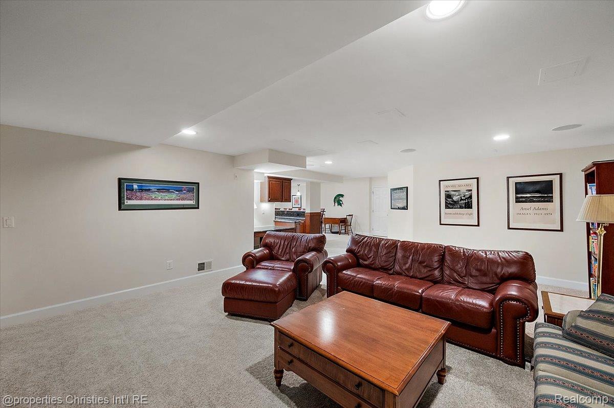3021 E Ridge Court