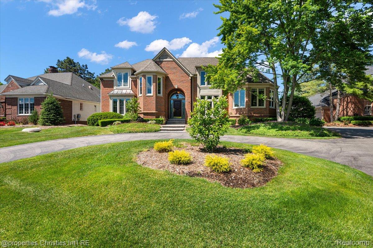 3021 E Ridge Court