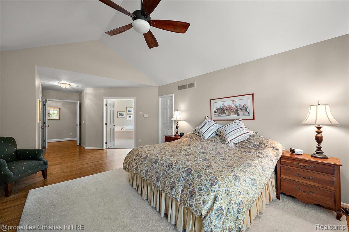 3021 E Ridge Court