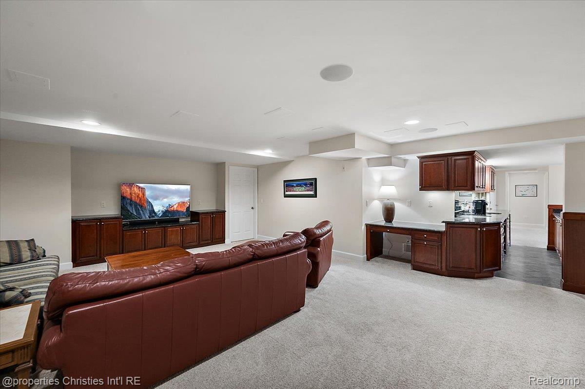 3021 E Ridge Court