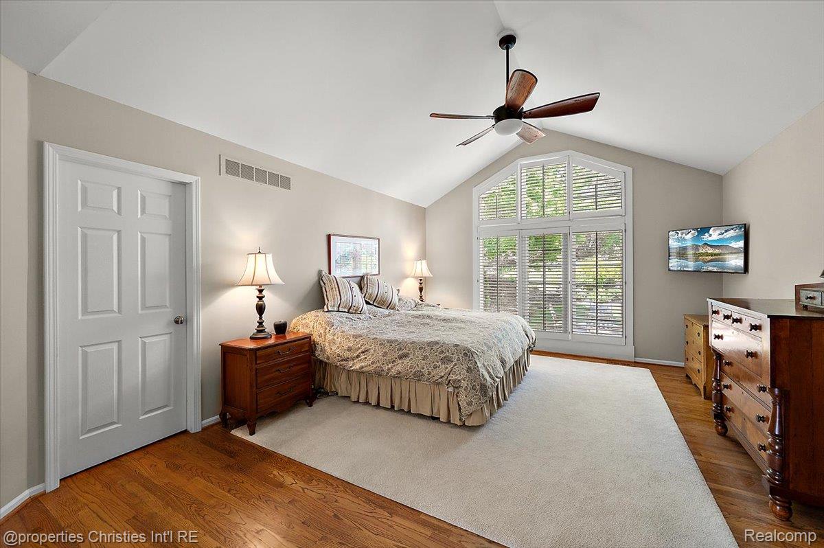 3021 E Ridge Court