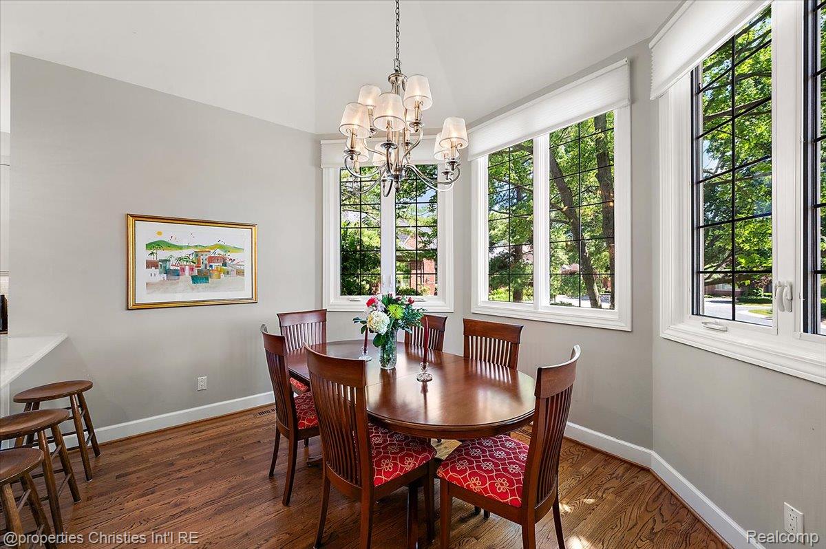 3021 E Ridge Court