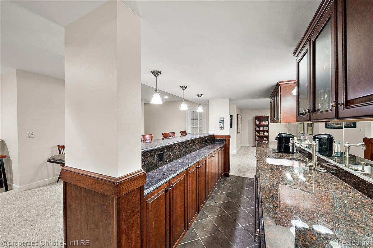 3021 E Ridge Court