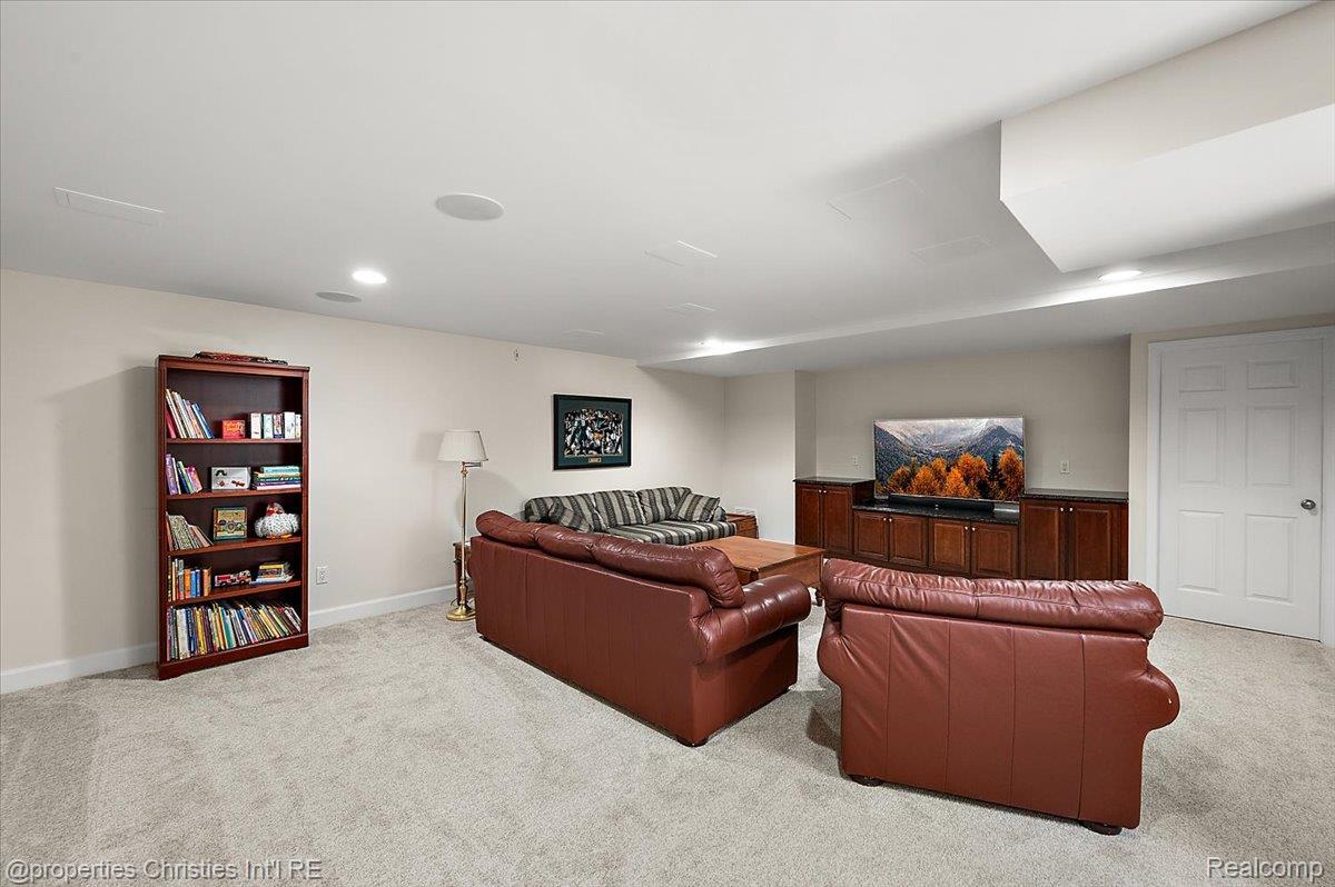3021 E Ridge Court