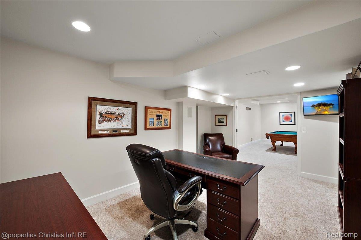 3021 E Ridge Court