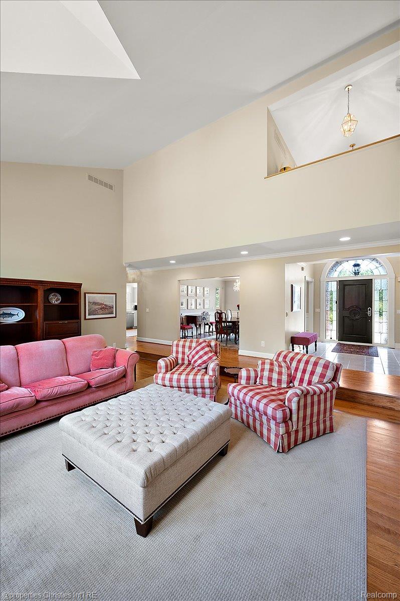 3021 E Ridge Court