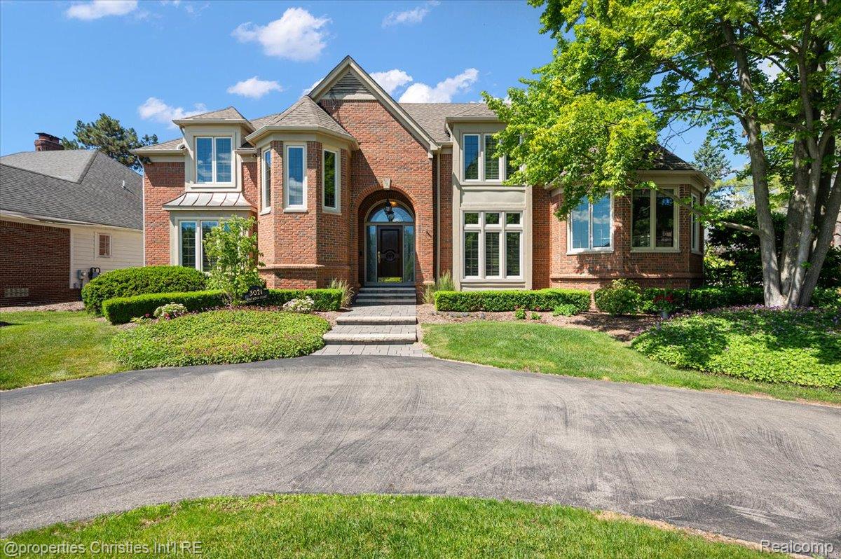 3021 E Ridge Court