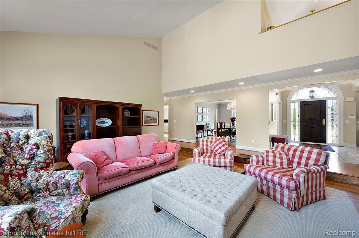 3021 E Ridge Court