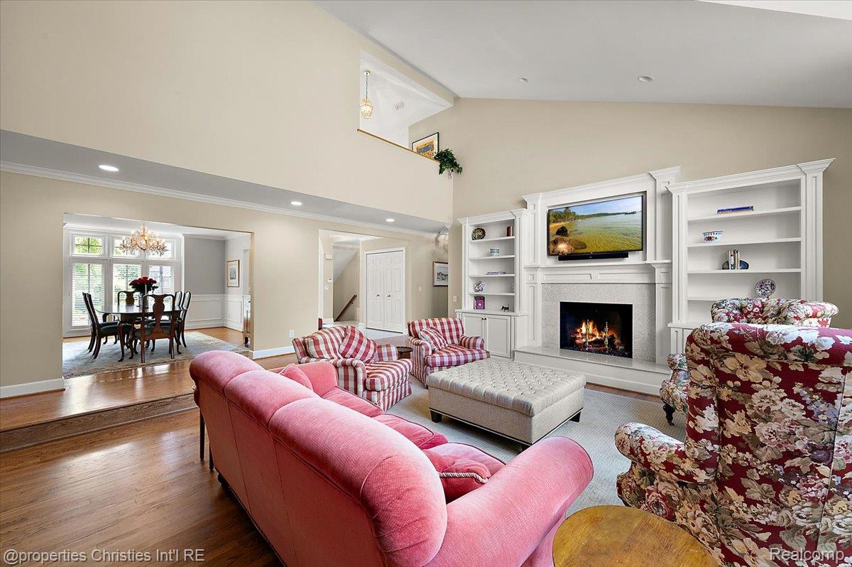 3021 E Ridge Court