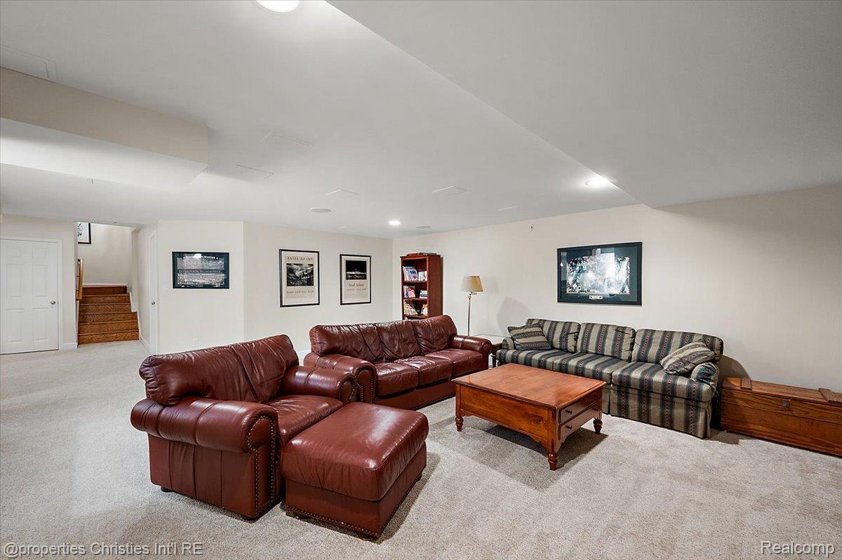 3021 E Ridge Court