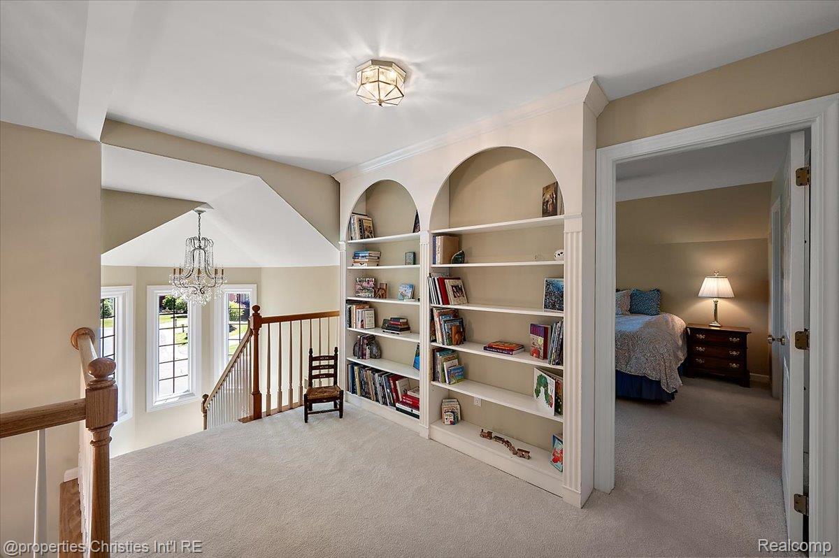 3021 E Ridge Court