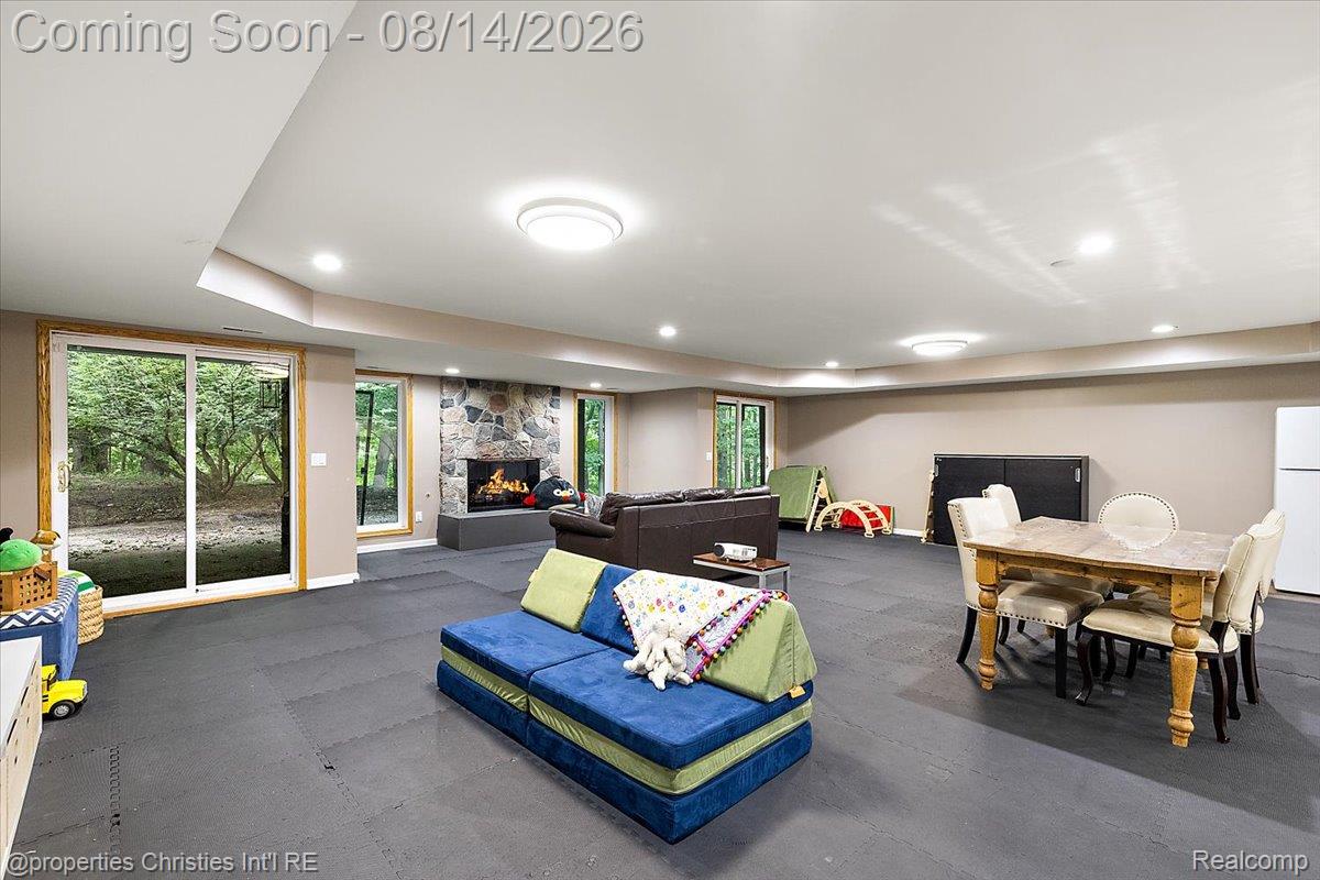 4740 W Wickford