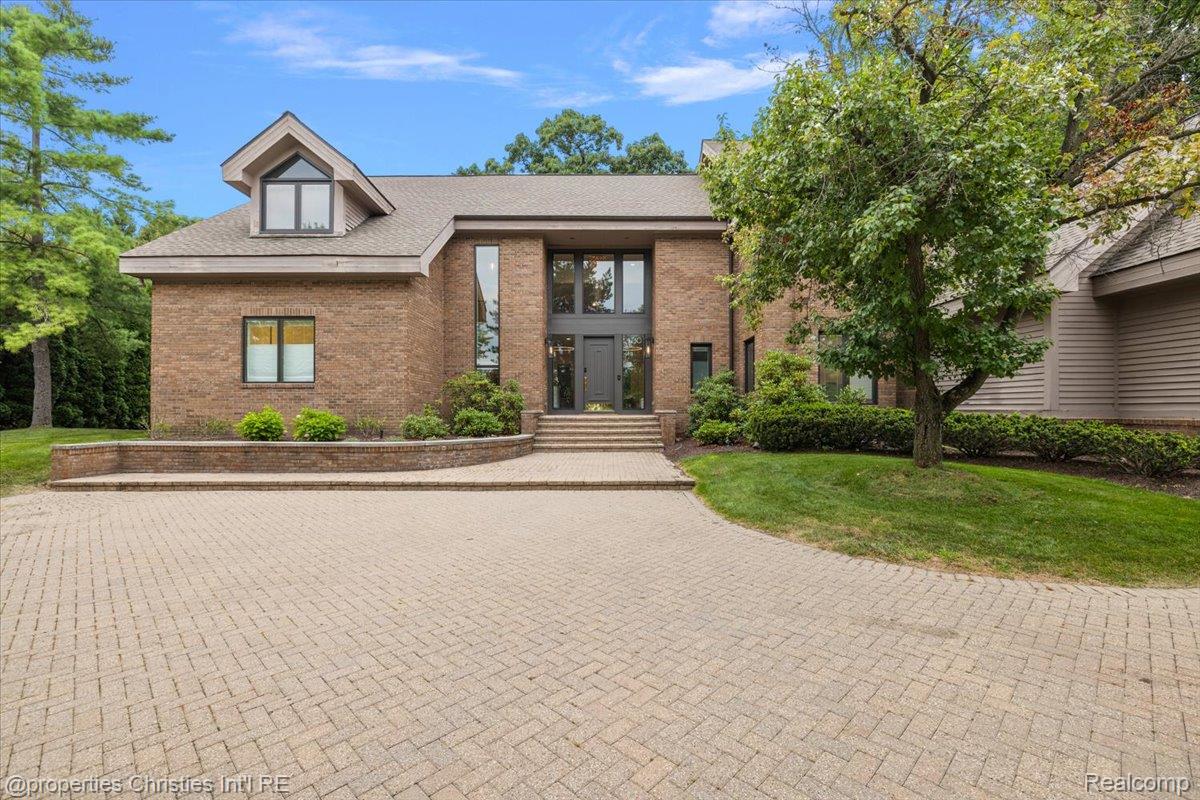 4740 W Wickford