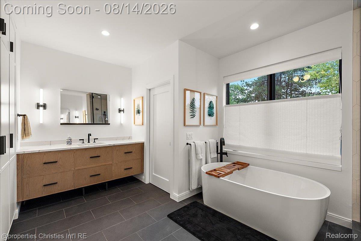 4740 W Wickford