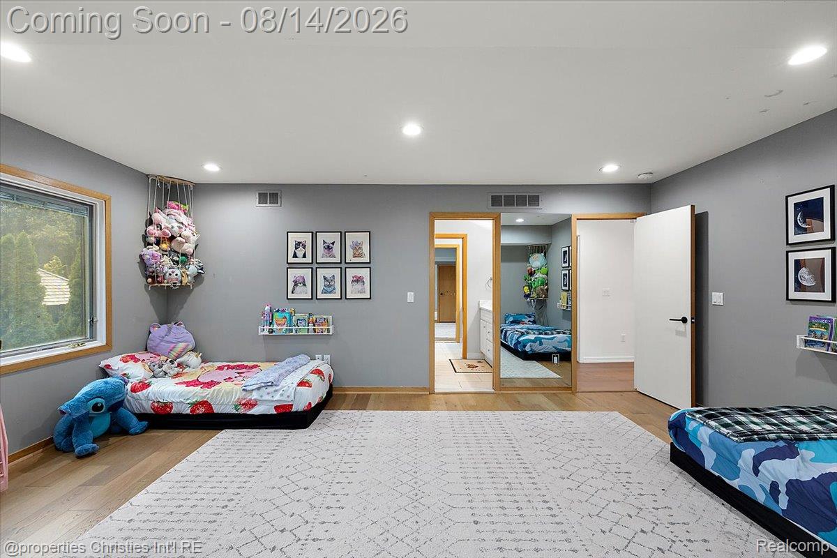 4740 W Wickford