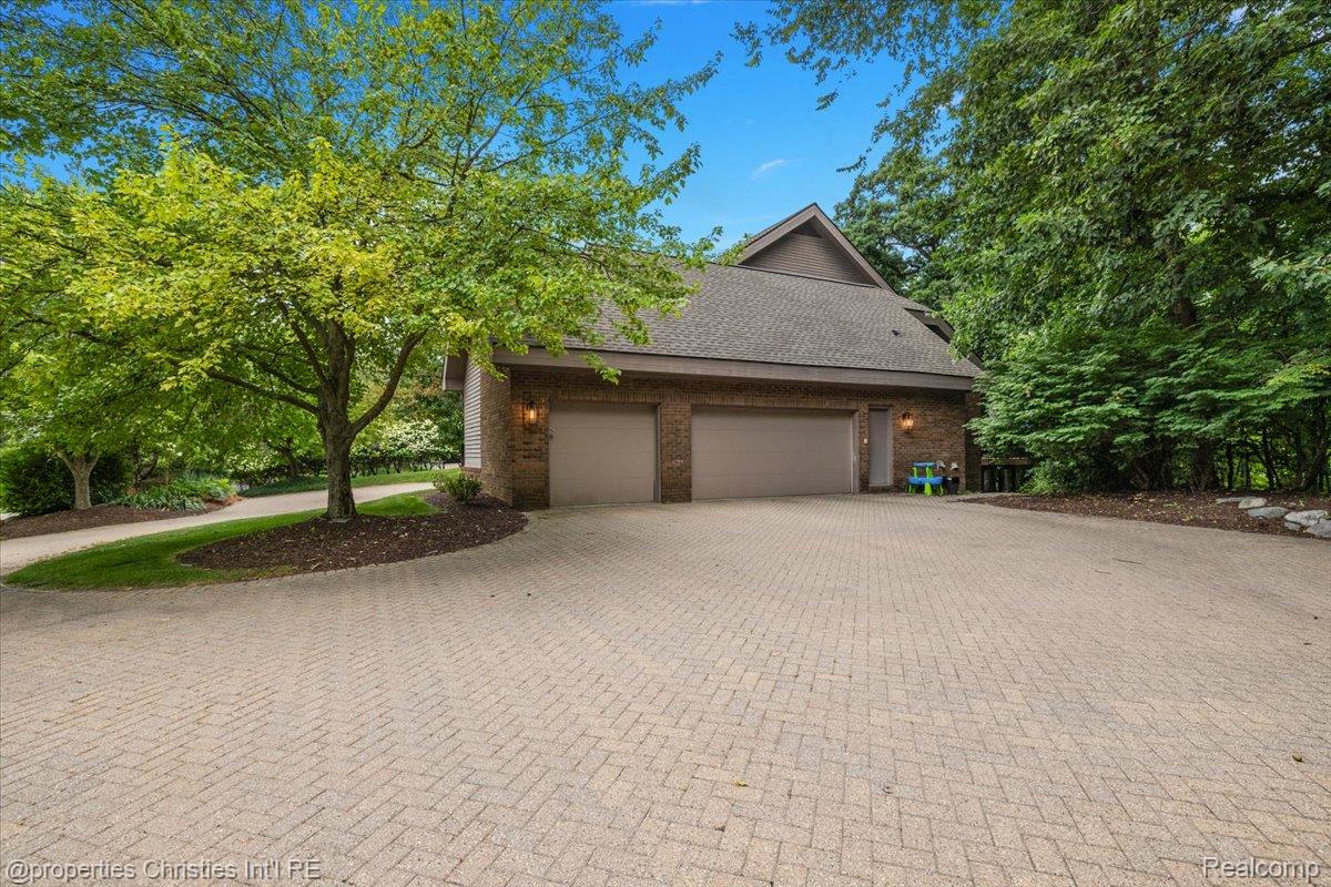 4740 W Wickford