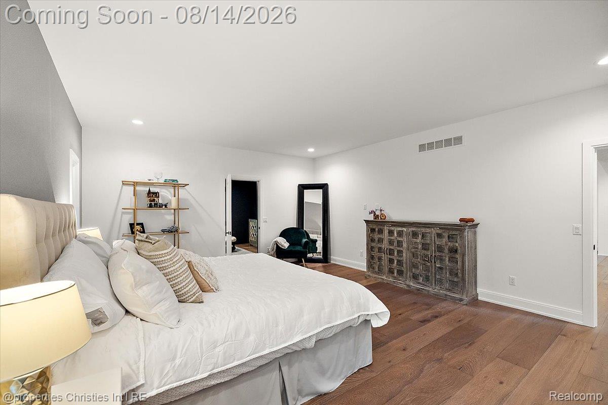 4740 W Wickford