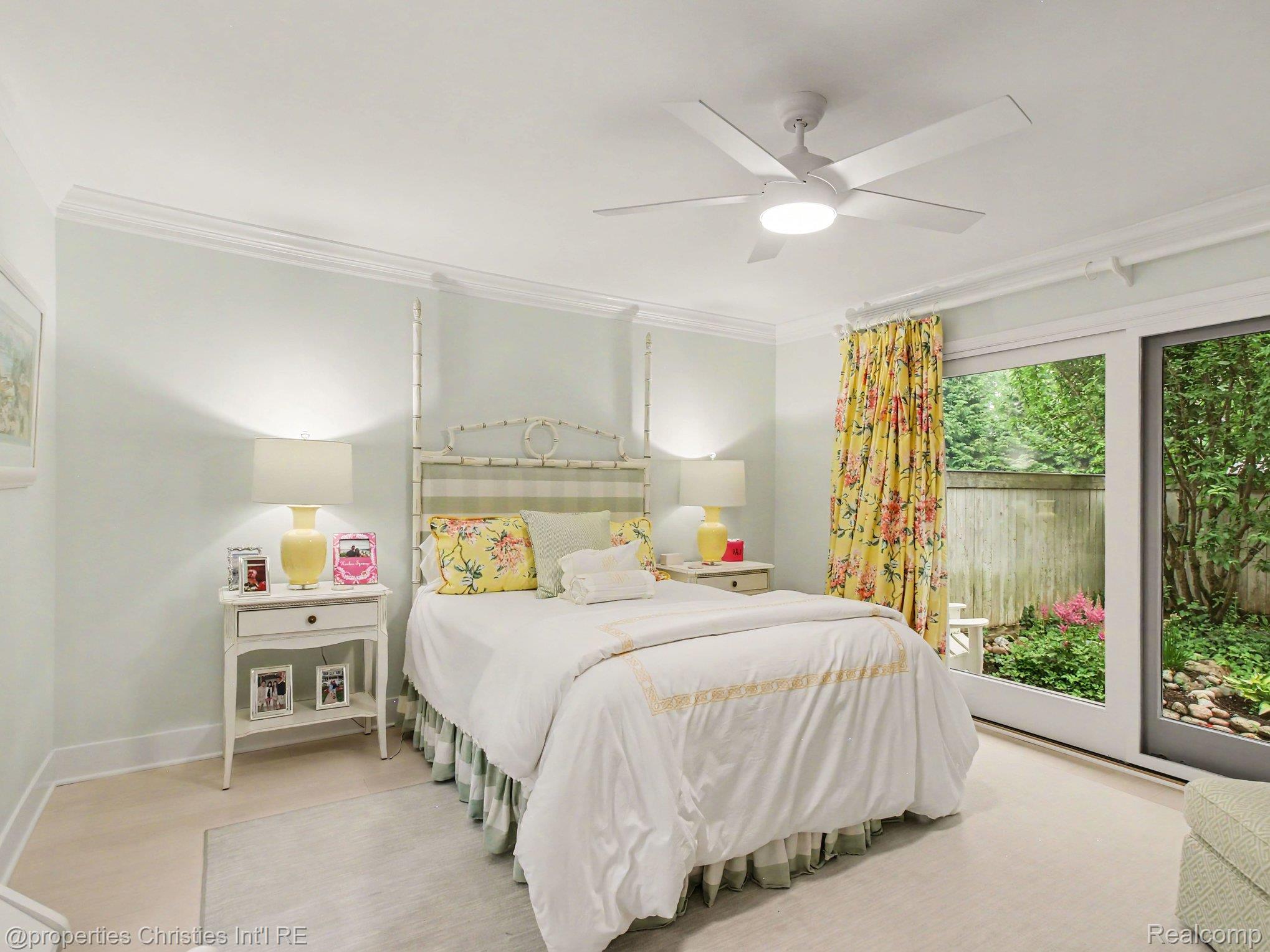 1011 Beach Drive Unit: 10