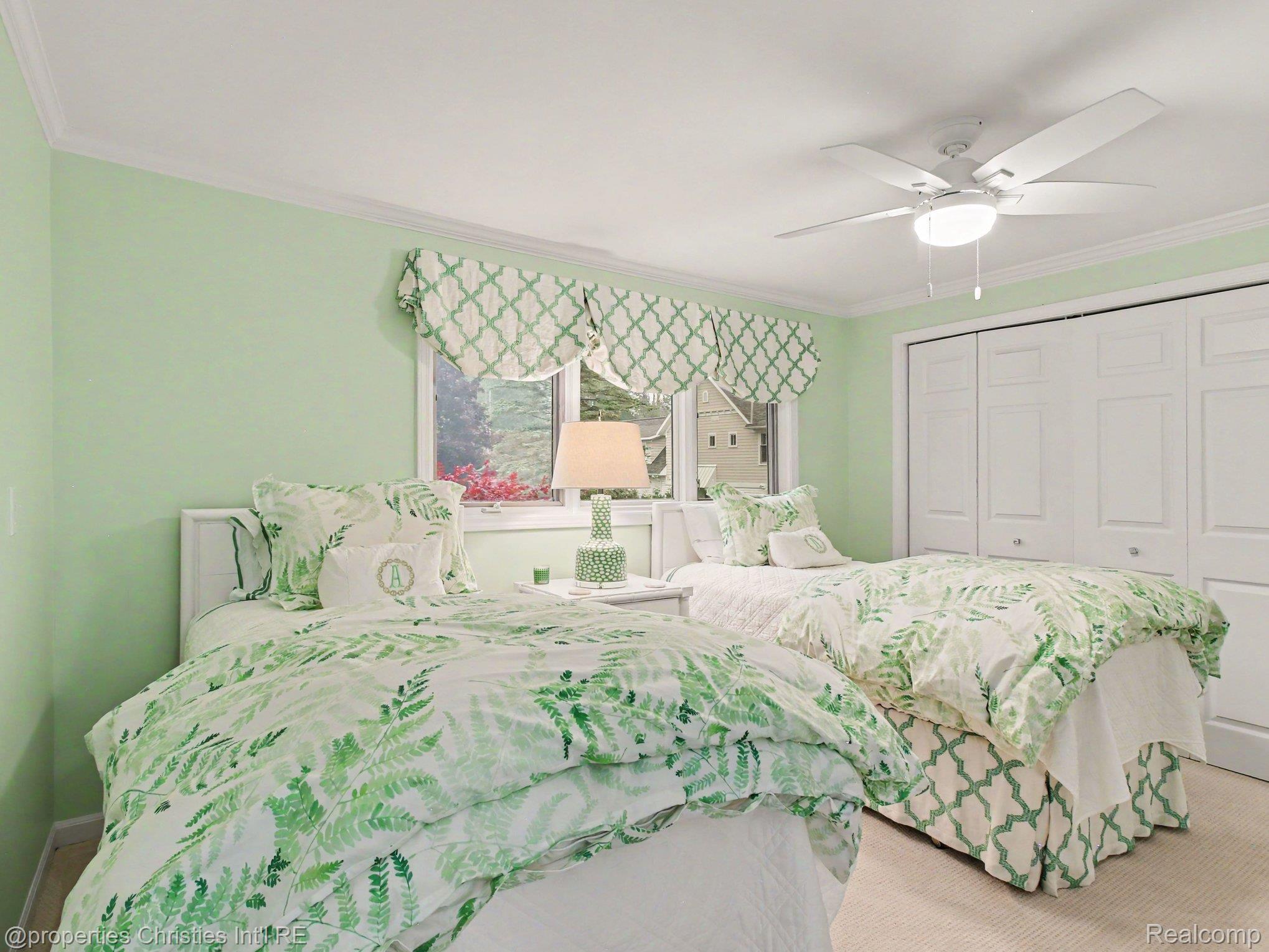 1011 Beach Drive Unit: 10