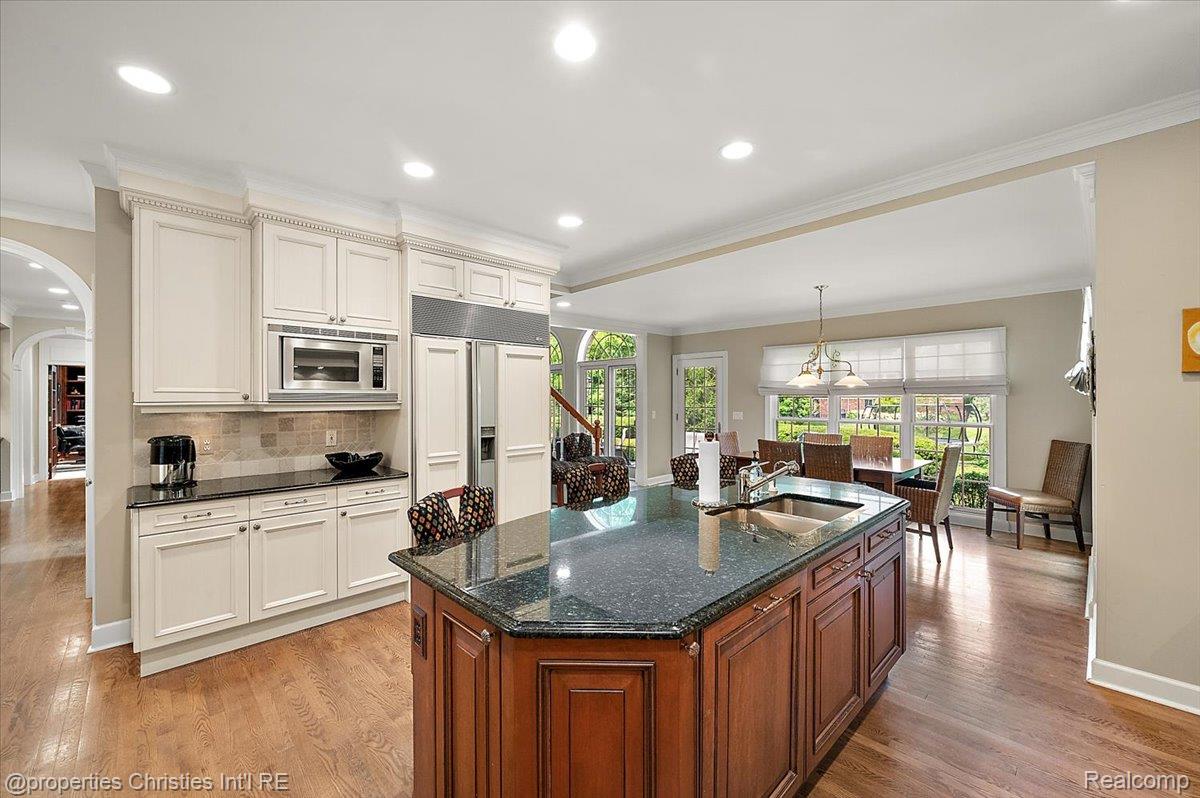 937 Mitchell Court