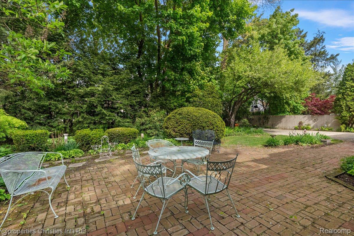 341 Westwood Drive