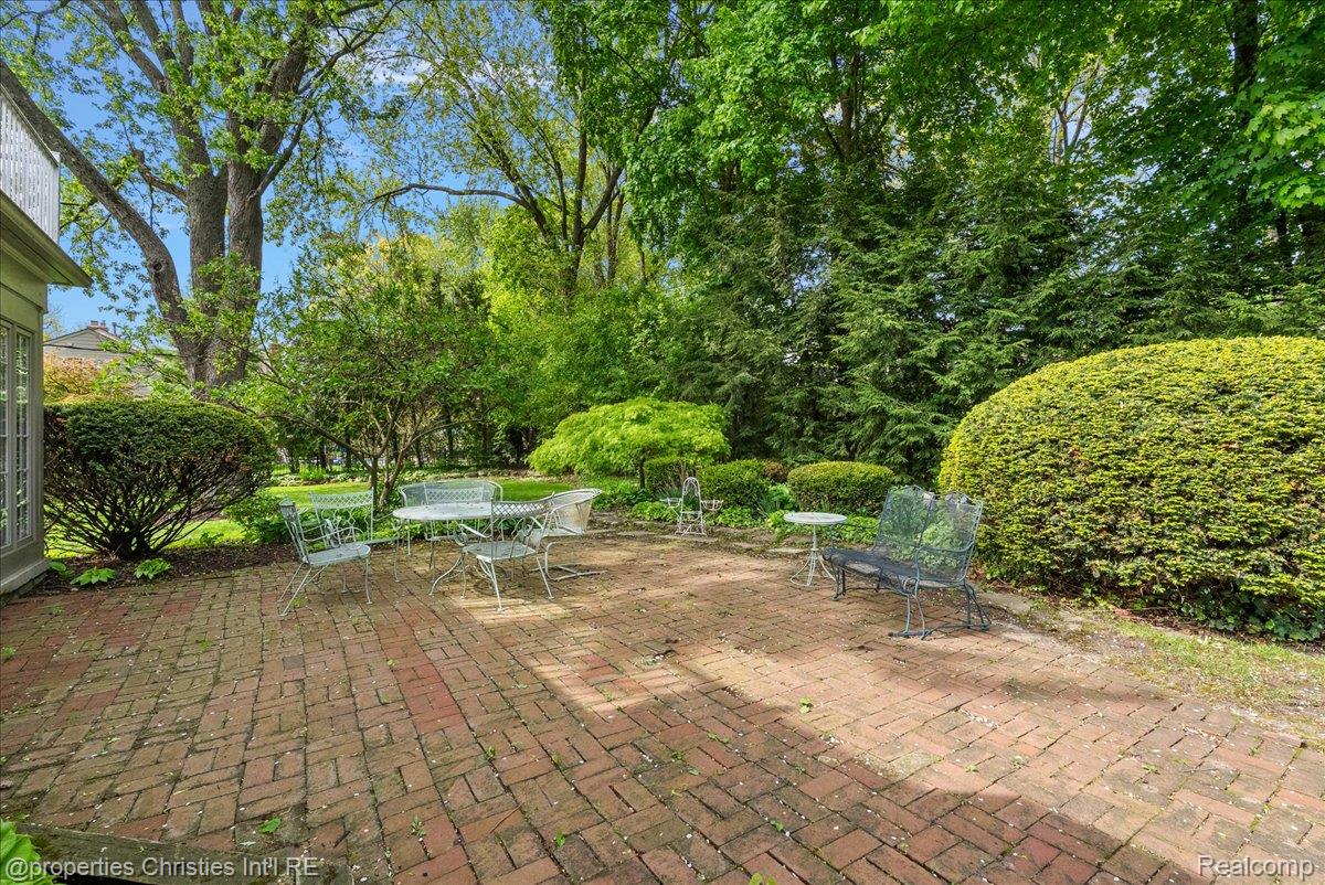 341 Westwood Drive