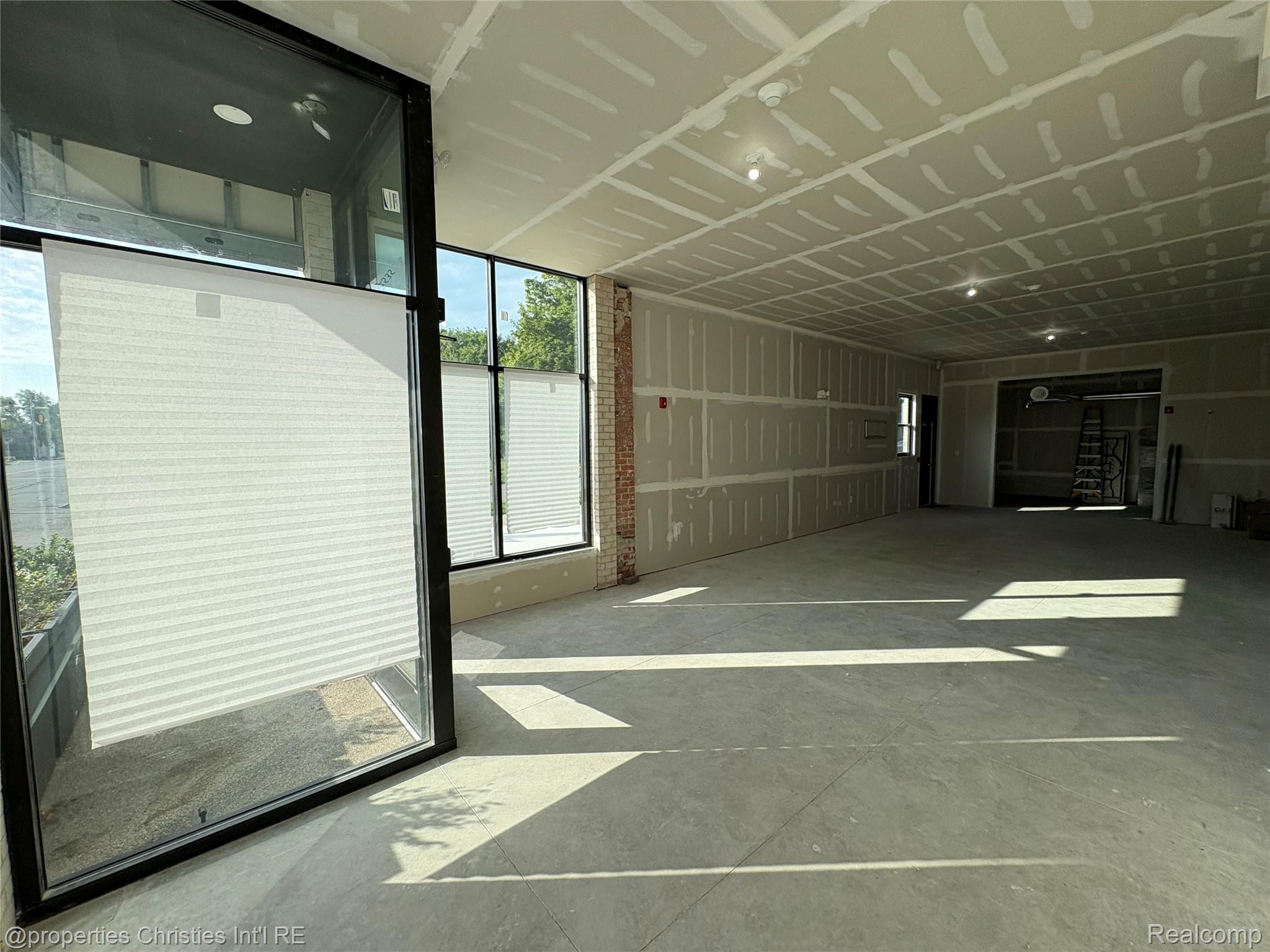 9301 Oakland Street Unit: 101
